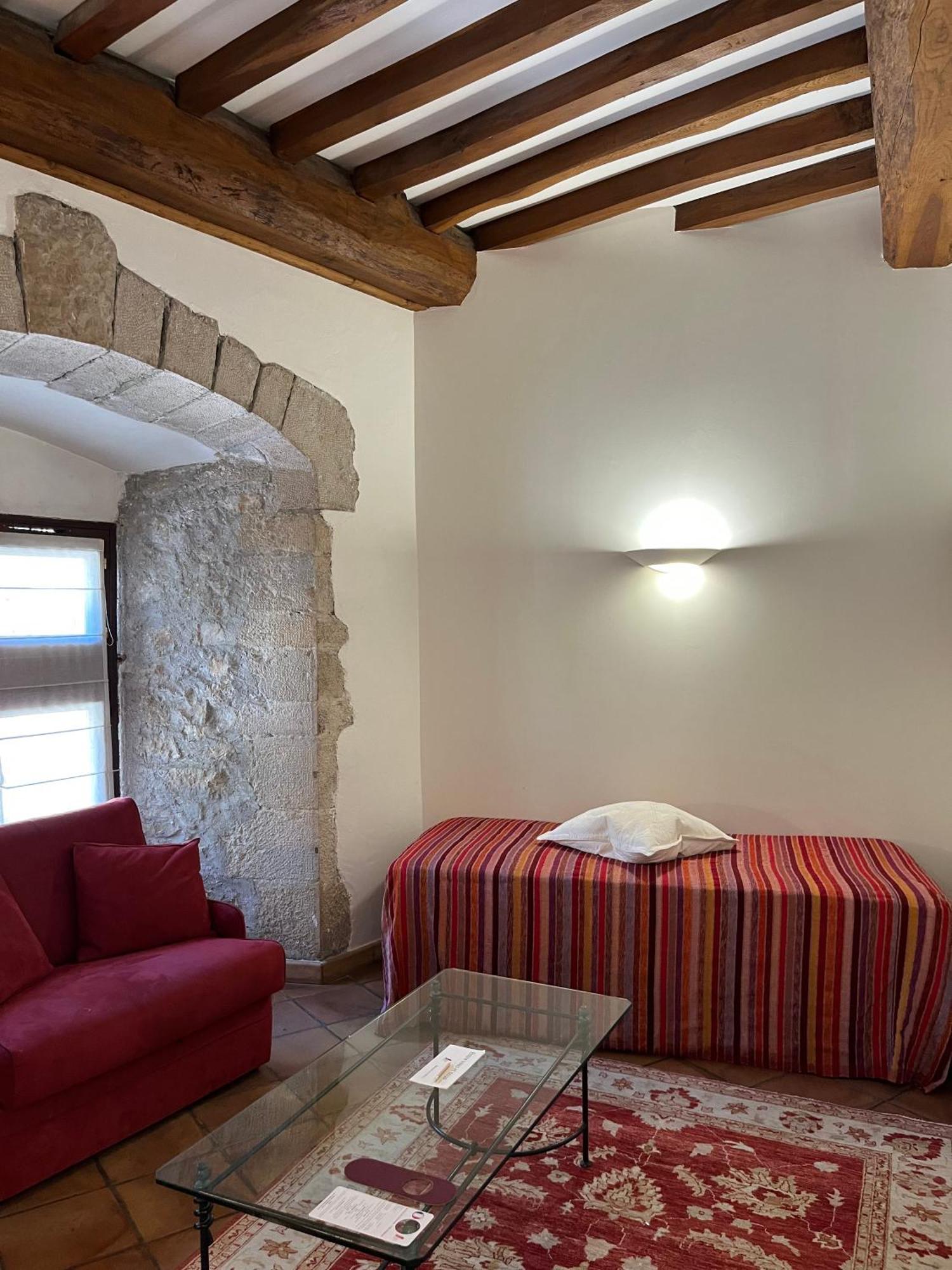 Chateau Chapeau Cornu Vignieu Buitenkant foto